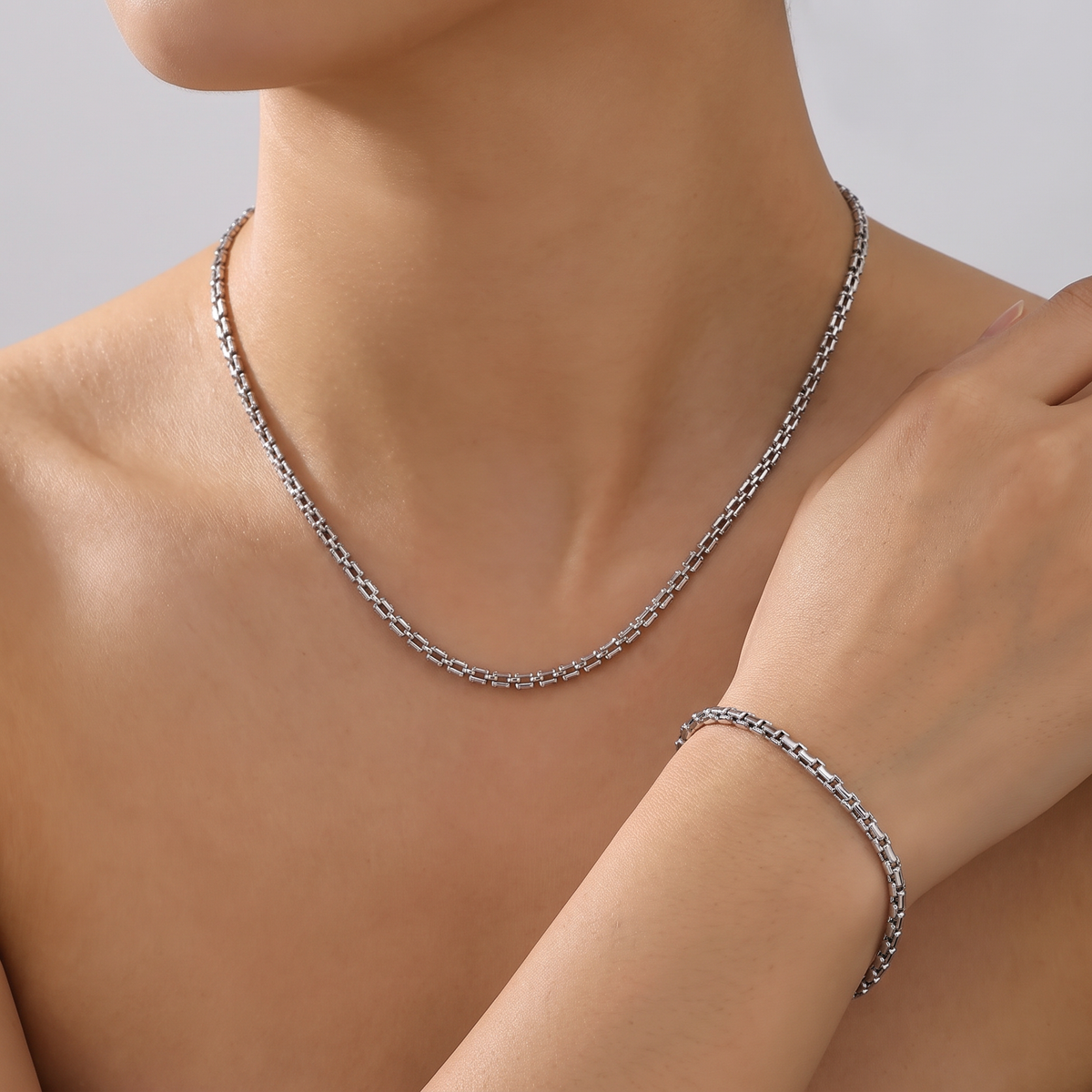 Geometric duo set