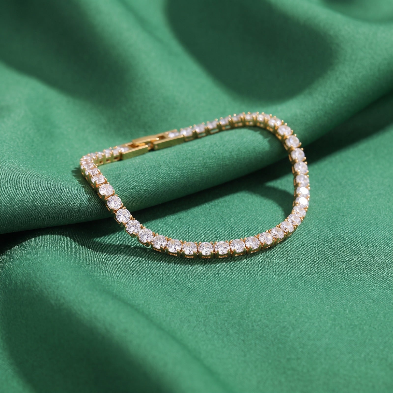 Tennis bracelet