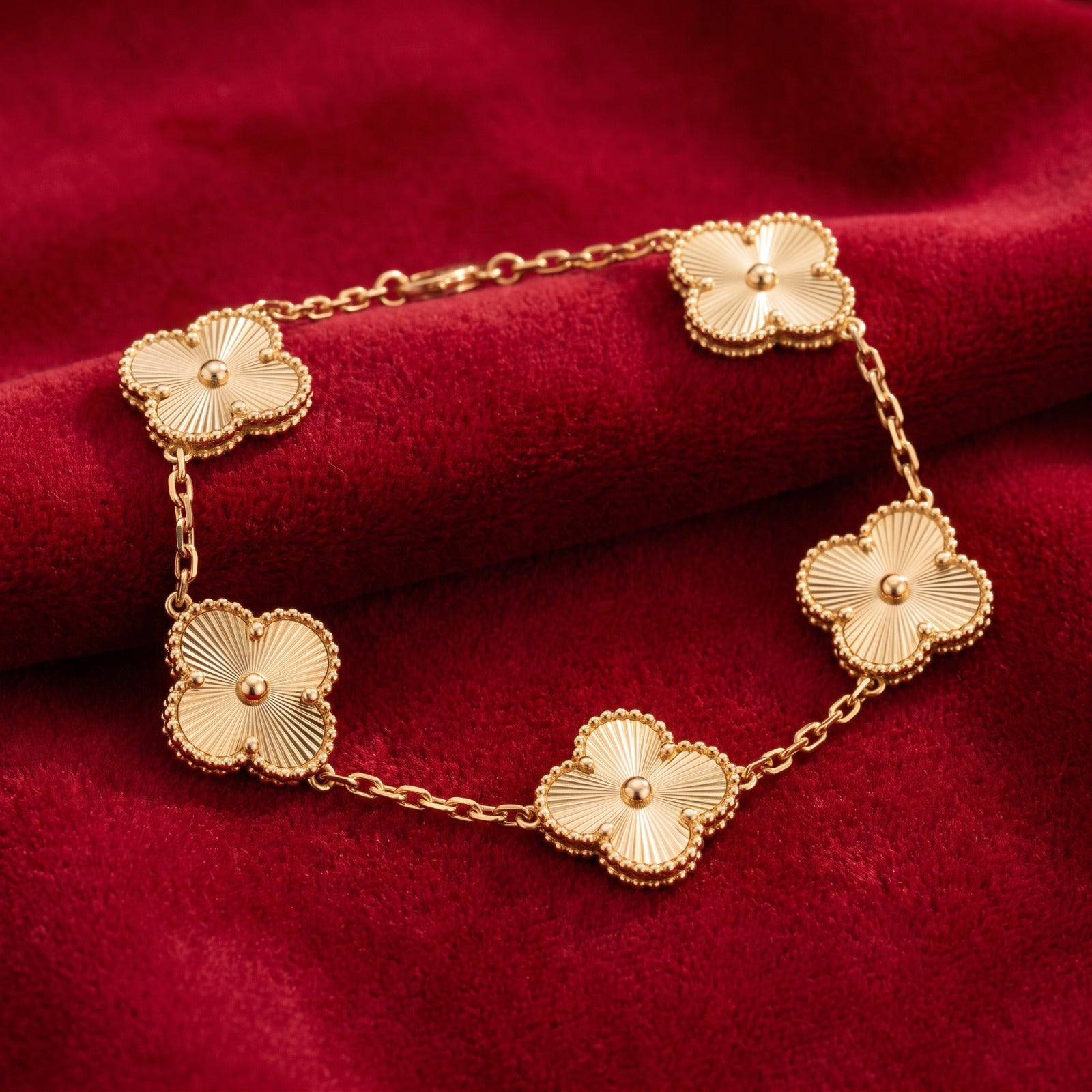 Essential clover bracelet